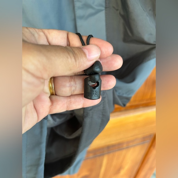 The Northface summit series Gore-tex Jacket. New. Size Large - Picture 12 of 16